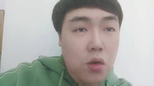 功勋教练是施之皓发声:应该把樊振东这样的城市英雄请回来！