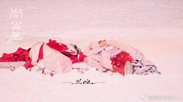 戏外的小情侣太太太自然啦！