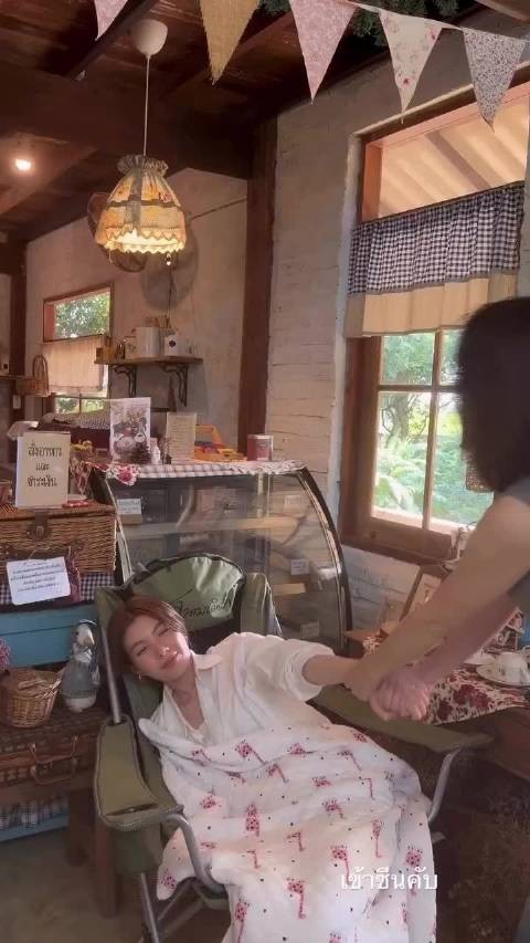 不知道把我家熟睡的婴儿拉起来干嘛