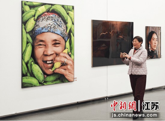 首届中国手机摄影大展江苏站巡展在江宁美术馆开幕