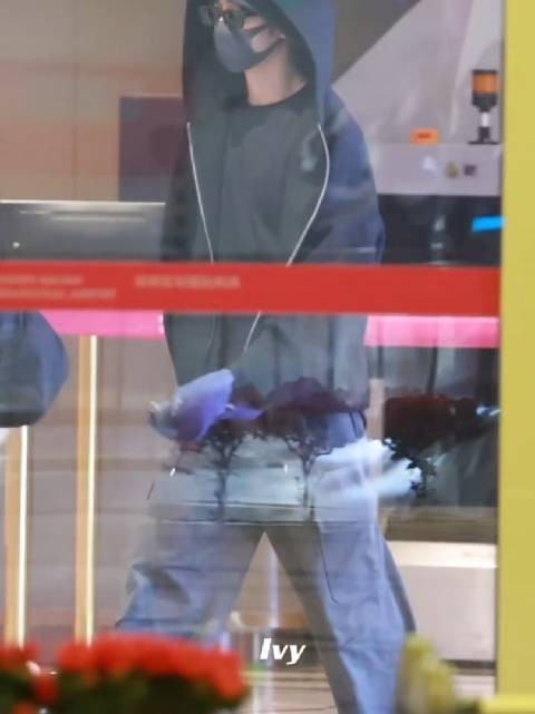 感觉看到肖战cos王一博了