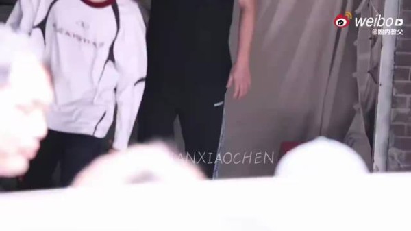 陈浚铭蘑菇头造型亮相下班路透