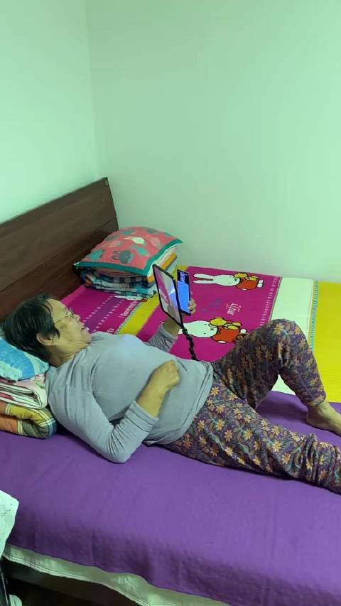 这是我这辈子见过最大的放大镜