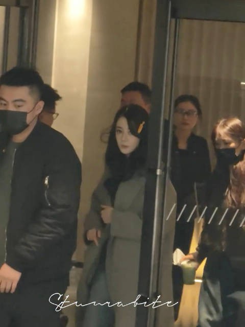 好漂亮的卷发巴 录制顺利呀