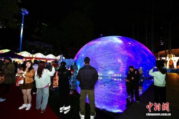 科技赋能广府年味 广州新春灯会XR球幕剧场亮相