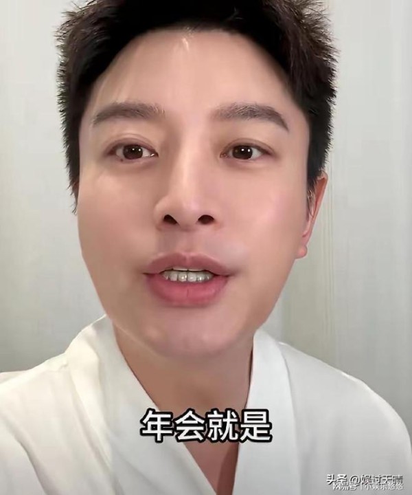 贾乃亮晒公司年会视频，现场就是以疯狂撒钱为基调！李小璐要哭了