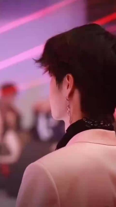 星光落进你眼睛里，才叫温柔！