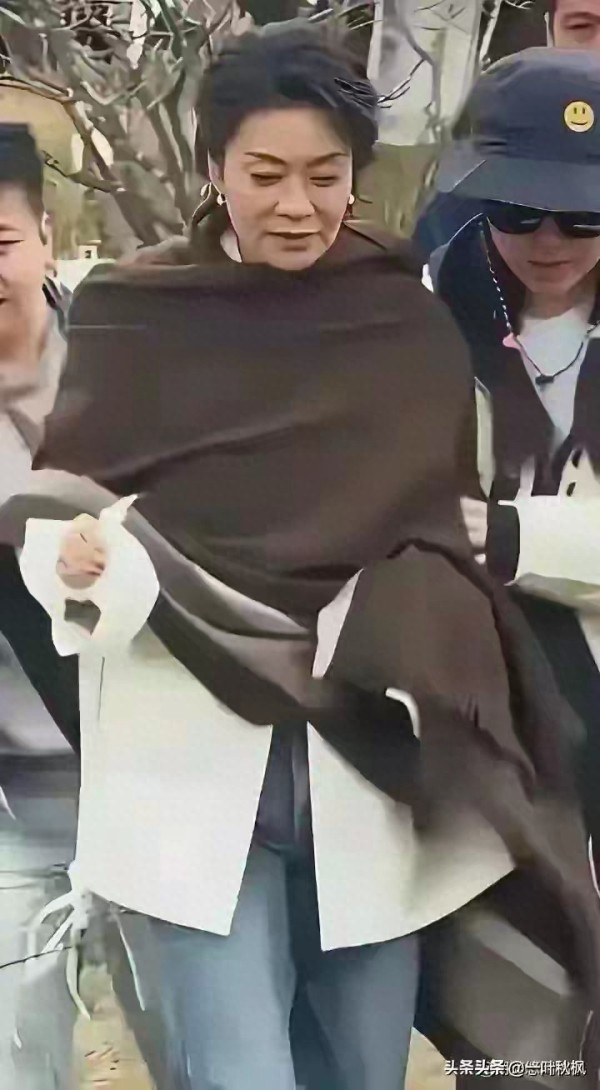 绝了!美到逆天的女星,六十多岁变化大到不敢认!