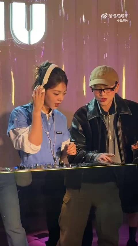 赵今麦打碟花絮变小型出道现场，网友设计应援口号