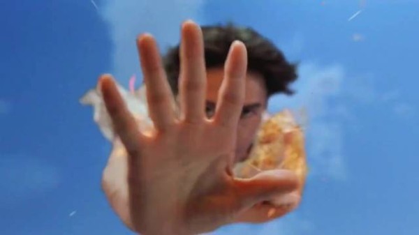 《功夫》22年后全球热度不减,魔性名场面引外网刷屏