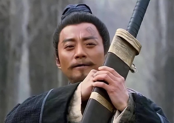 招安后他官至国相,不仅看望了六和寺的武松,还祭拜了鲁智深