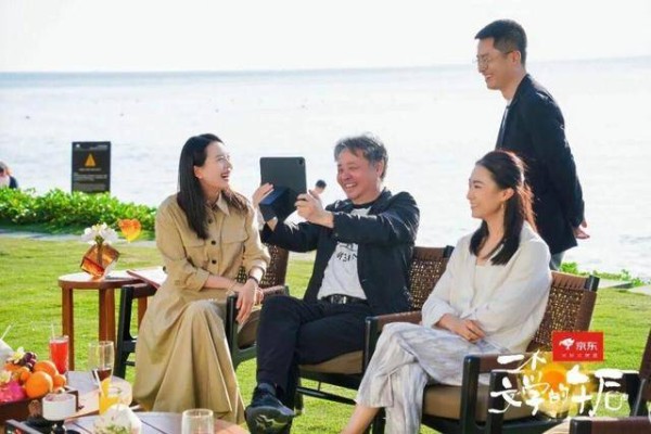 余华在线解答年轻人困惑！这档新综艺把文学变成了一场“午后聊天”