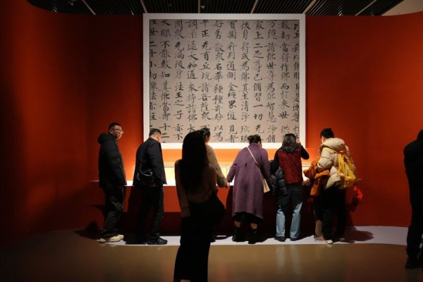 年味拉满！朵云轩首次大规模公益晒宝吸引十万余人赴上海美术馆观展