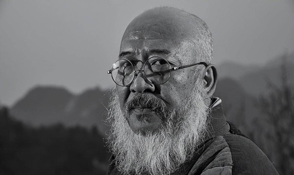 画家杨彦：53岁娶21岁非洲学生，生2个孩子后，为何又遁入空门？