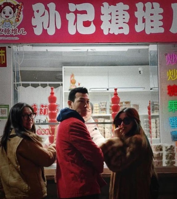 朱珠回天津婆家过年,干休所探望100岁奶奶,小珠宝长得真像太奶