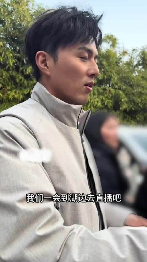 叶祖新晒合照官宣亲情，荧幕形象与家庭角色反差萌