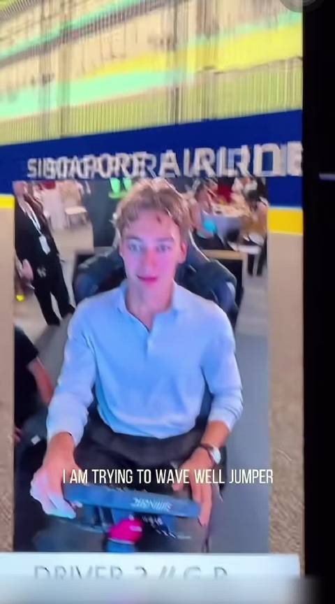 阿姨你的大屁股差点怼我脸上好吗