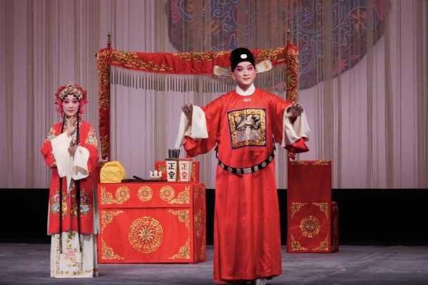 尚长荣感叹“艺坛已有后来人”，申城舞台新春档热度不减好戏连台