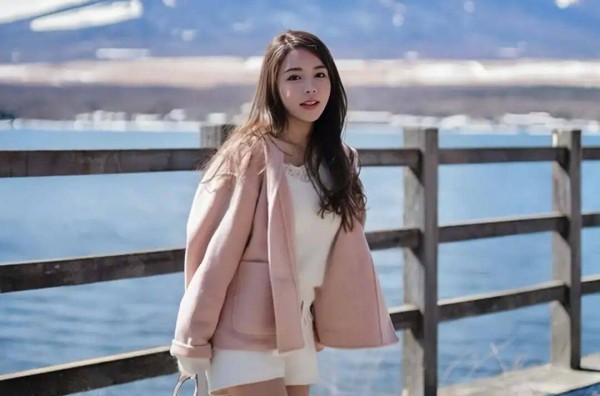 恭喜！香港名模突然宣布怀上双胞胎，结婚七年造人成功，与TVB前艺人同名同姓