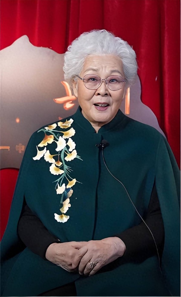 90岁于淑珍:住养老院20年,老伴已离世8年,她现状如何?