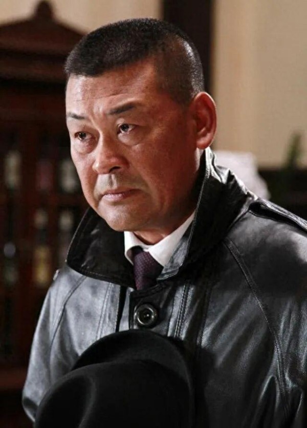 演员侯传果:身患癌症,妻子突发车祸意外,现状怎样了?