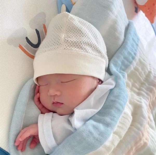 汪小菲要把满月儿子绑在身上坐飞机?马筱梅急了:干脆放篮子里!