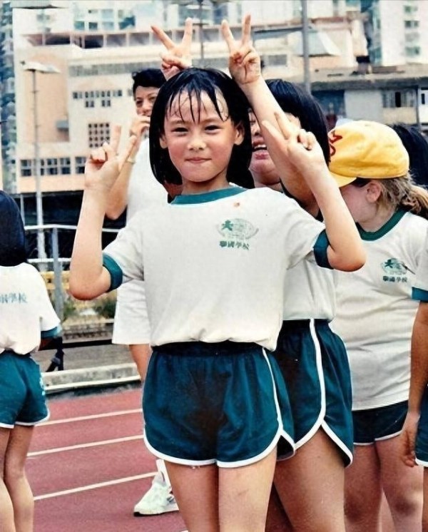 李泽楷没想到,为他连生三子没名分的梁洛施,如今竟会跟他恋爱