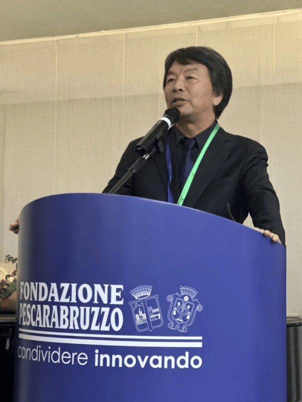 文学双周记｜刘震云获意大利文学奖，伊朗作家入围国际布克奖