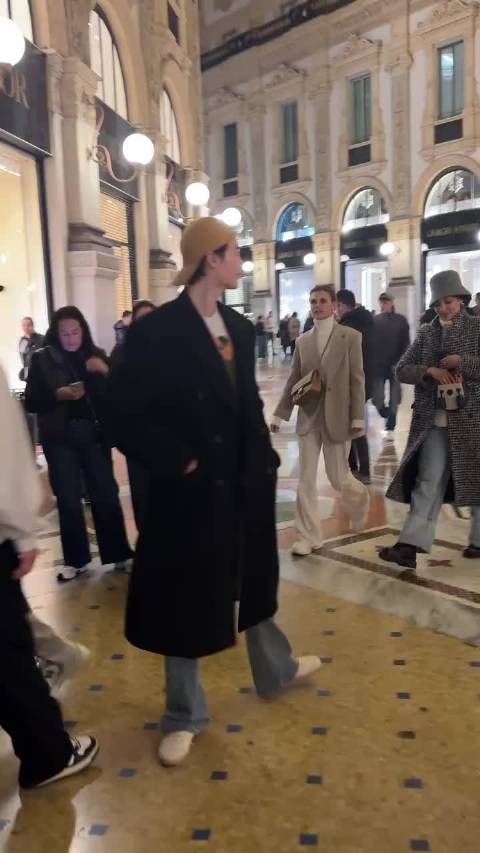 他皮肤为什么这么好，就是白到发光，白里透红，唇红齿白……我不行了