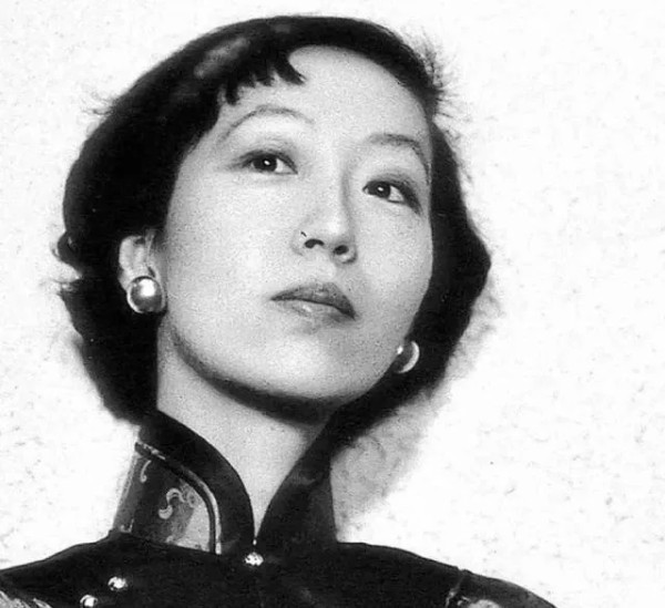 朱洪涛｜天上满月，人间月白：张爱玲笔下的色彩与悲欢