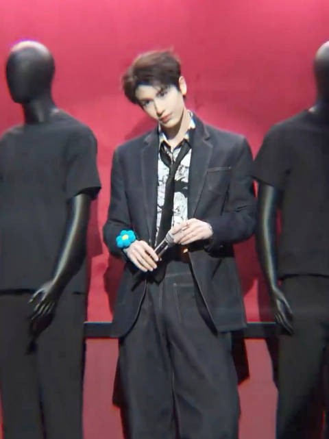 橱窗里的模特走进现实张凌赫你果真内娱颜霸!都来看这个和逐玉呀!