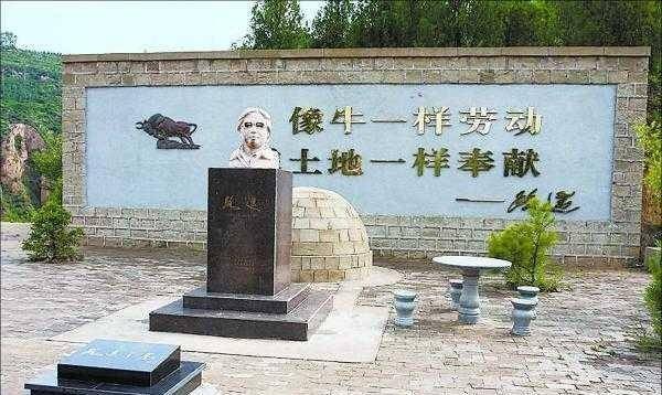 路遥：拼命创作广受文坛赞誉，病床前妻子却坚持要离婚