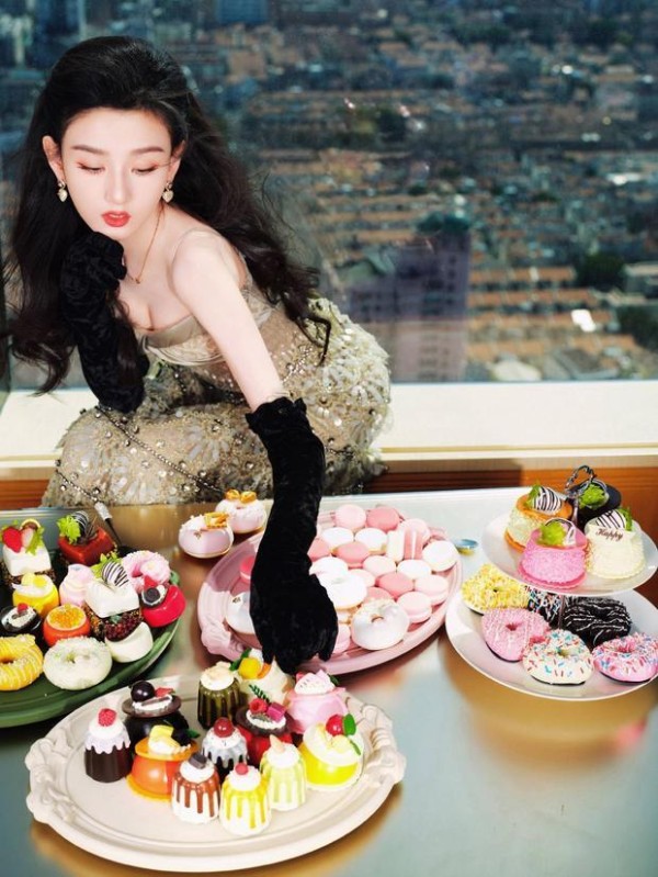 宋祖儿贵气又甜美。