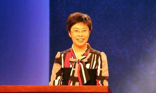 国学女大师蒙曼，究竟有几分实力？一首幼儿园的古诗让其打回原形