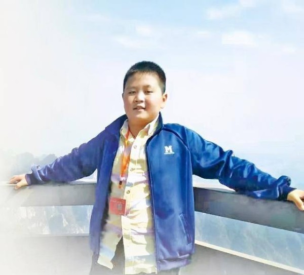 获全国硬笔书法大赛特等奖，10岁男孩李宜恒态度谦虚：碰巧而已