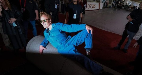 伊朗战火下，奥斯卡如履薄冰！主持人首发声：正努力寻找合适基调