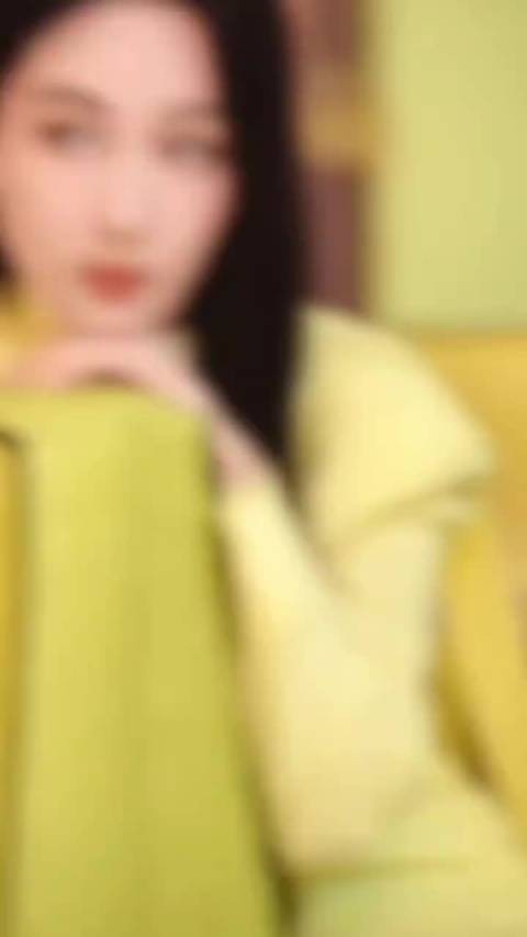 杨紫称不染发因大众偏爱黑发,黑长直造型获赞温婉优雅