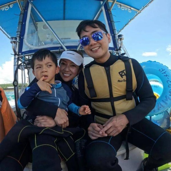 TVB男星儿子患罕病，一家出游因儿子举动惹争议，本人亲自回应