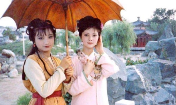 《红楼梦》里精彩的地方太多了,可以拿来细细品味,常读常新