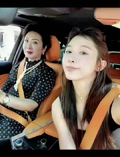 吴艳妮才是最早一批的王诗龄吧，妈妈有钱养出来的小孩就是漂亮有气质