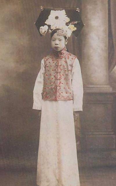 与溥仪成功离婚到底是输了还是赢了?文绣与婉容谁才是赢家