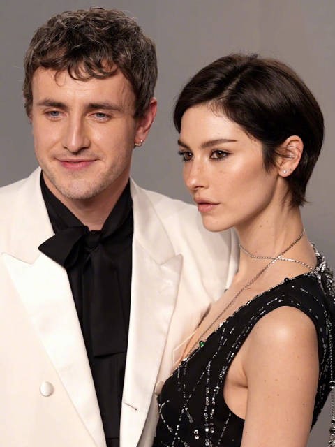 赏心悦目!携女友瓜西亮相和两套造型直拍!