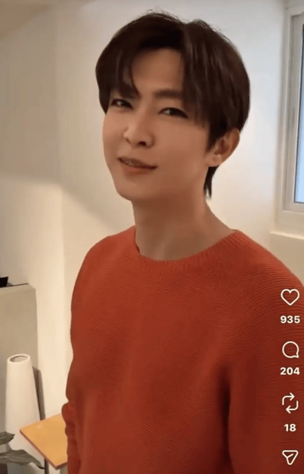 网传炎亚纶去汪东城的理发店理发，此前表示自己没有汪东城联系方式