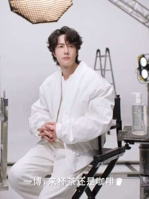 卸妆，下班，回家，耿直的小可爱！