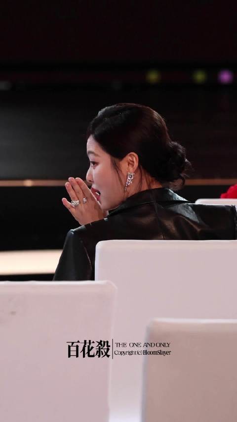 辛芷蕾微博发文询问下班时间