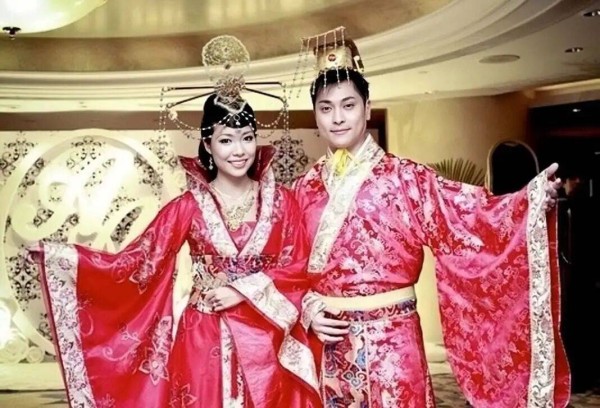 TVB前女星被曝婚变,发伤感留言疑似和老公离婚,曾被捧为“翡翠十二星”