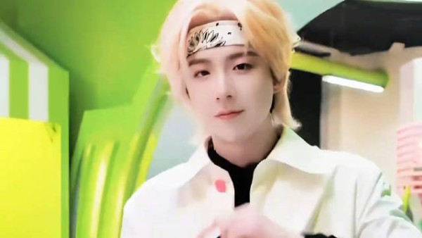 刘宇宁术后直播状态迷糊显可爱