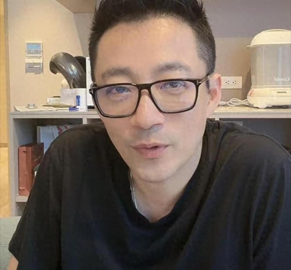 汪小菲不忍了！直播回应3大问题，孩子不随母姓，抱儿子拍满月照