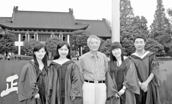 词韵长存！送别中国诗词大会总顾问钟振振先生