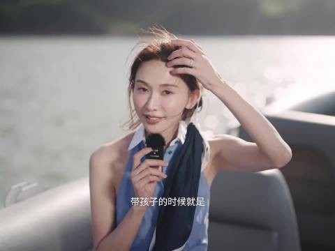 林志玲说带孩子完全没有优雅这件事，但她真的是很多人理想的温柔妈妈！